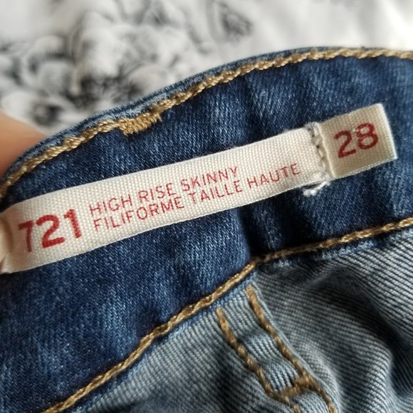 Levis High Waisted Size 28 - Picture 3 of 3